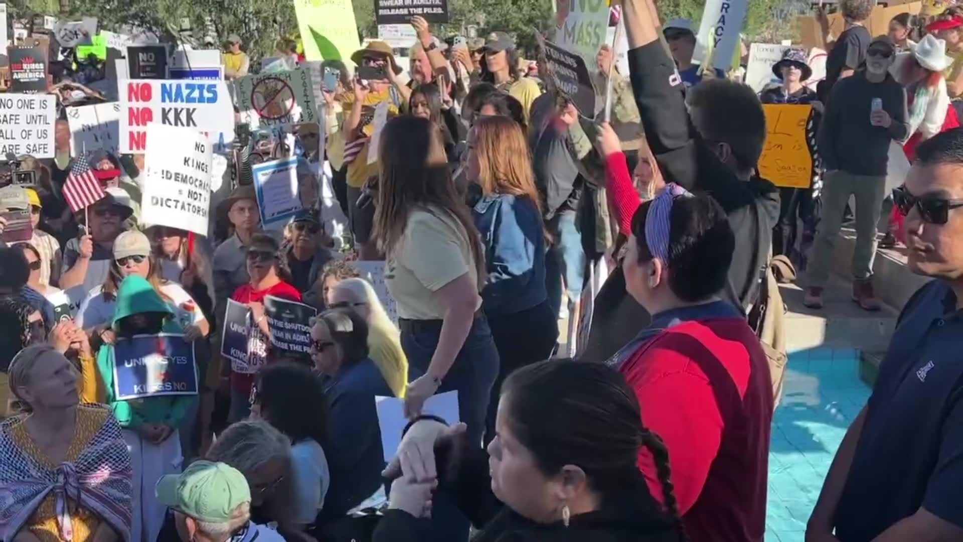 Mayor Regina Romero speaks during No Kings protest in Tucson on Saturday, Oct. 18, 2025. Video by Grace Trejo, ÃÛÌÒÓ°ÏñAV.